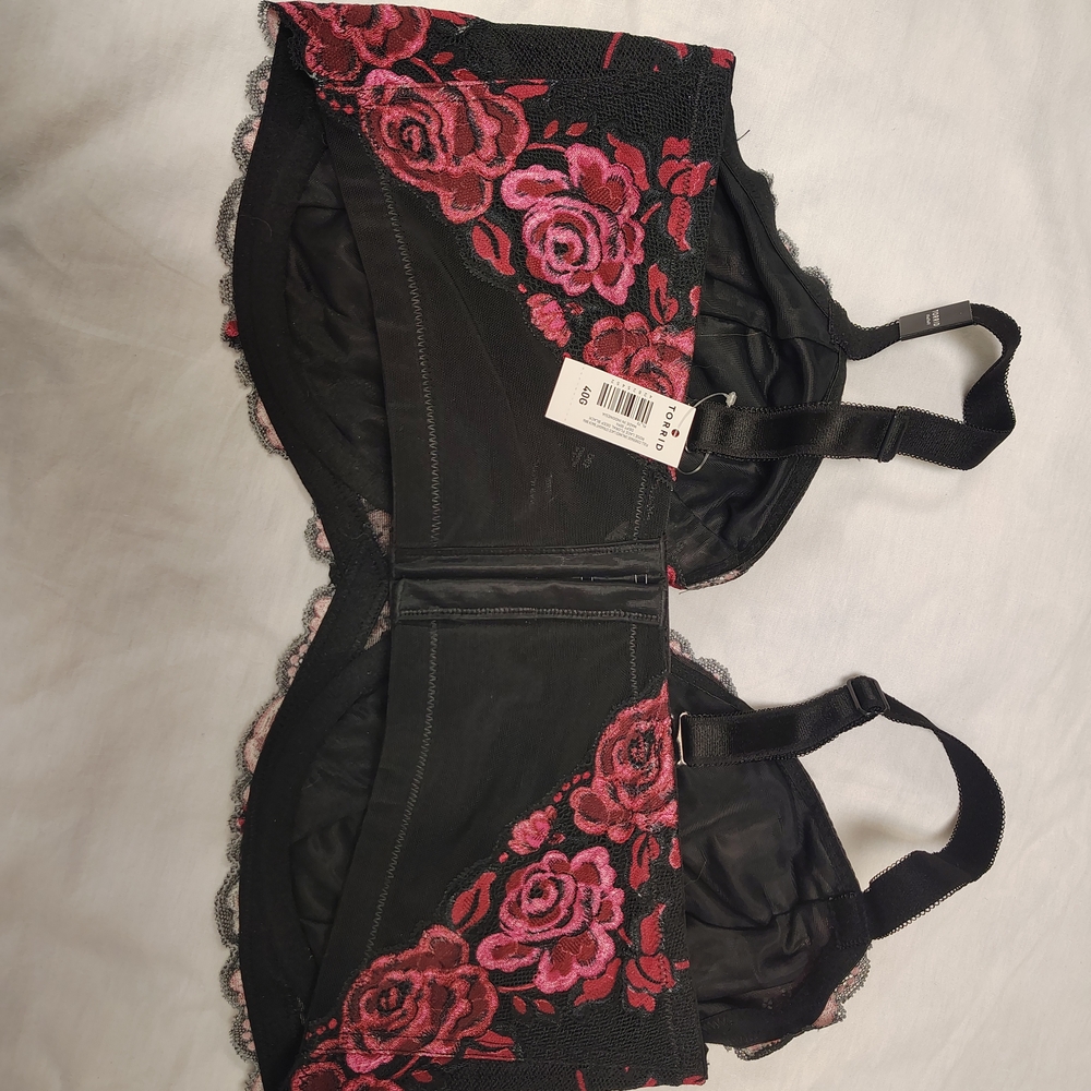 Elegant Black and Pink Floral Lace Bra